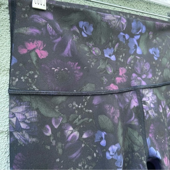 Lululemon Wunder Under Low-Rise Tight 28" | Frozen Flourish Multi | Size 8 - Picture 6 of 8